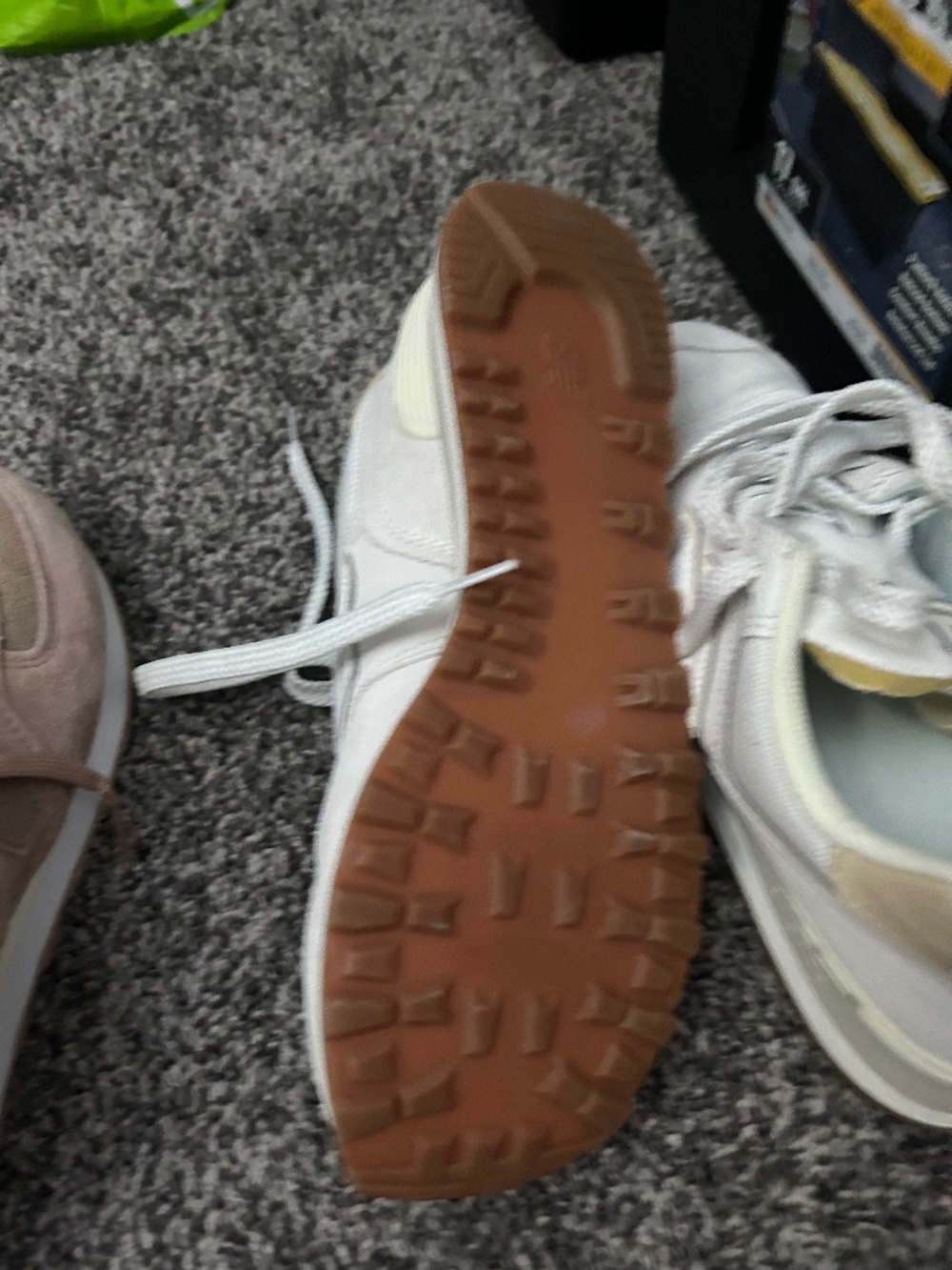 New balance shoes 9.5 women’s